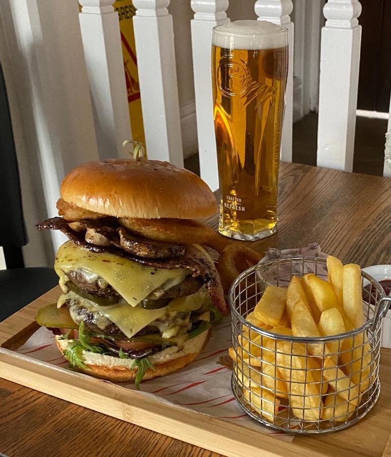 The Old Ship Inn Lowdham 외부 사진