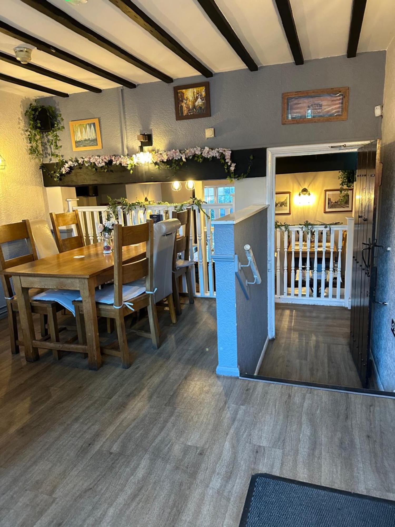 The Old Ship Inn Lowdham 외부 사진