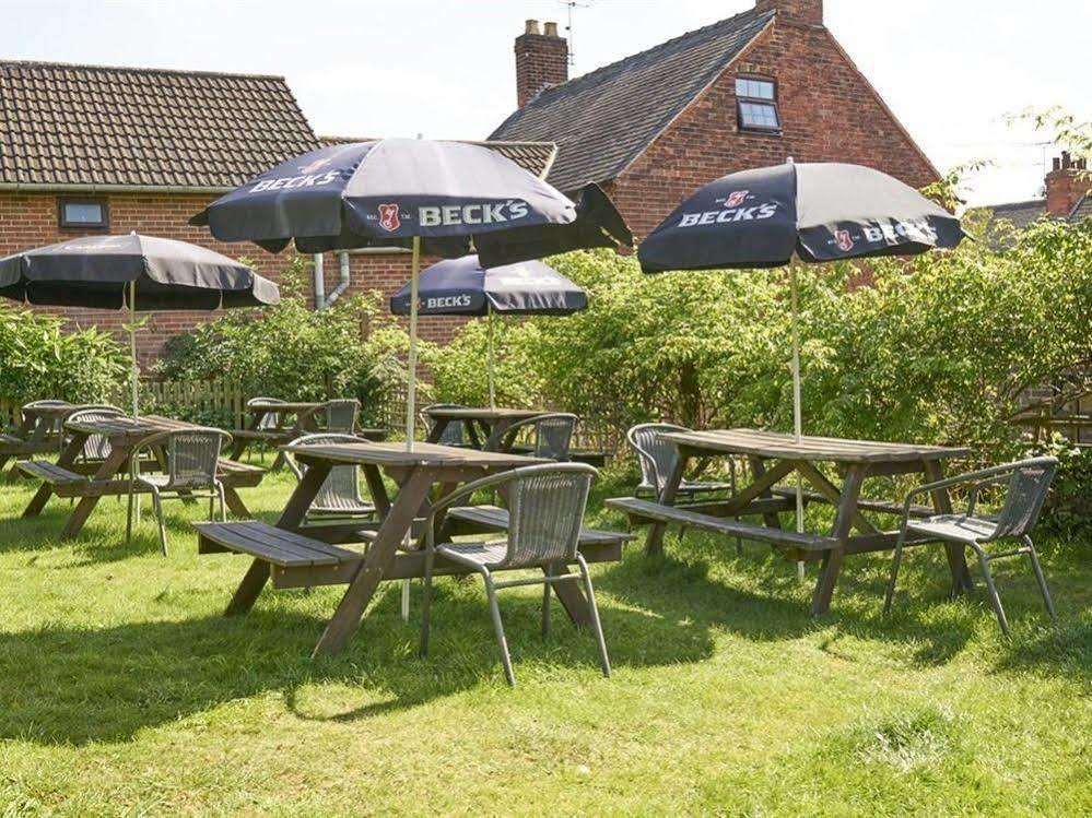 The Old Ship Inn Lowdham 외부 사진