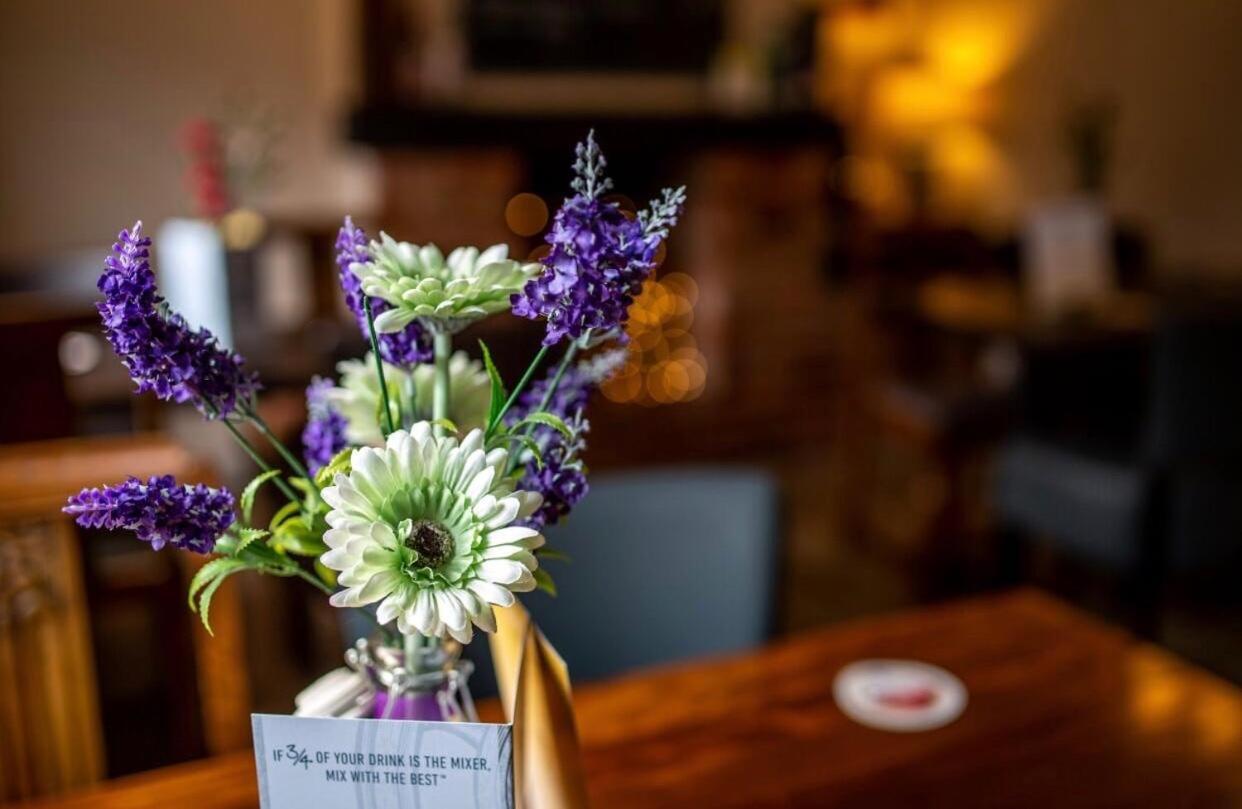 The Old Ship Inn Lowdham 외부 사진