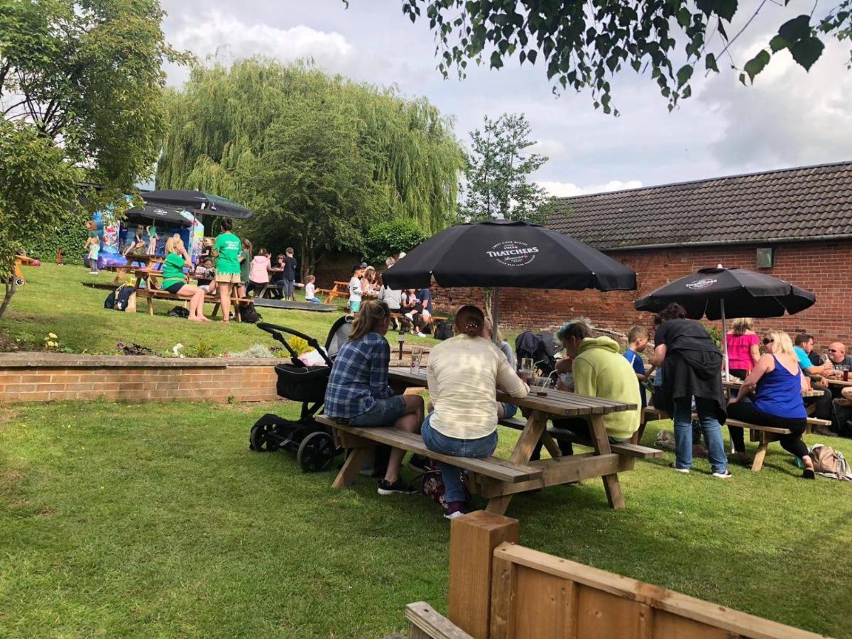 The Old Ship Inn Lowdham 외부 사진